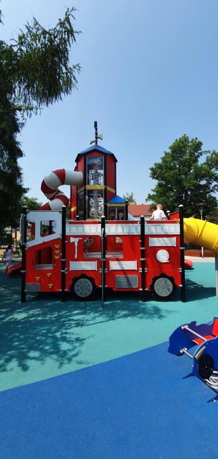 Juna2 - Nowoczesny Apartament W Centrum Z Widokiem Na Park Pruszków Buitenkant foto