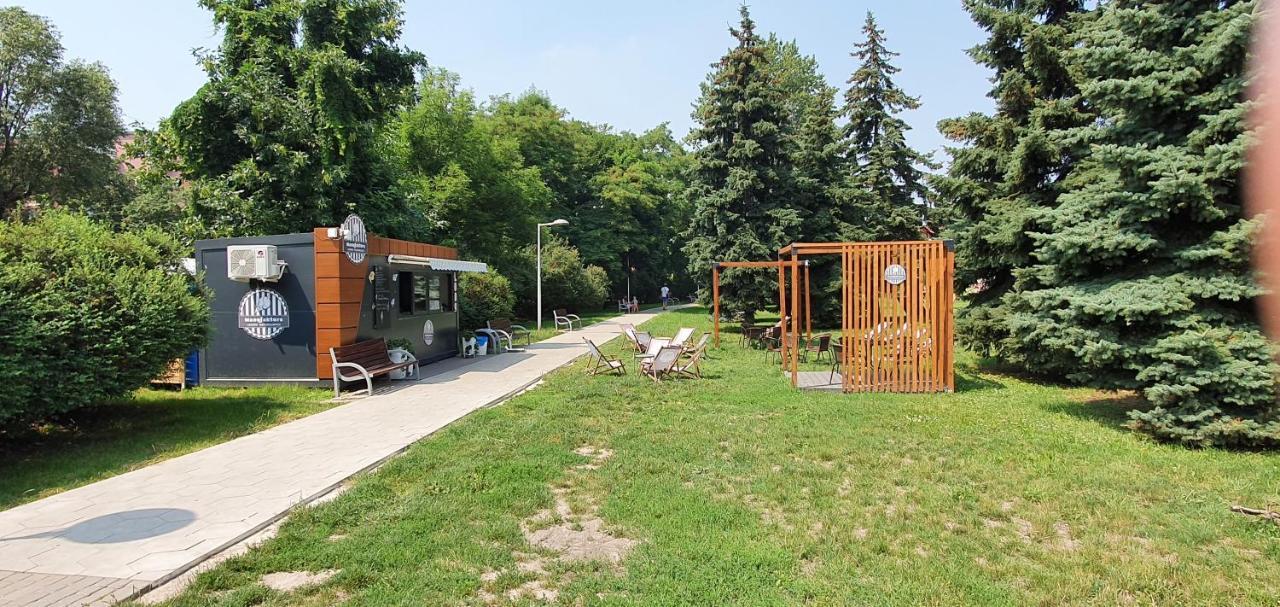 Juna2 - Nowoczesny Apartament W Centrum Z Widokiem Na Park Pruszków Buitenkant foto