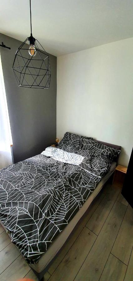 Juna2 - Nowoczesny Apartament W Centrum Z Widokiem Na Park Pruszków Buitenkant foto