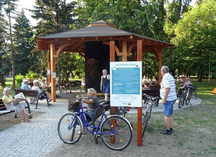 Juna2 - Nowoczesny Apartament W Centrum Z Widokiem Na Park Pruszków Buitenkant foto