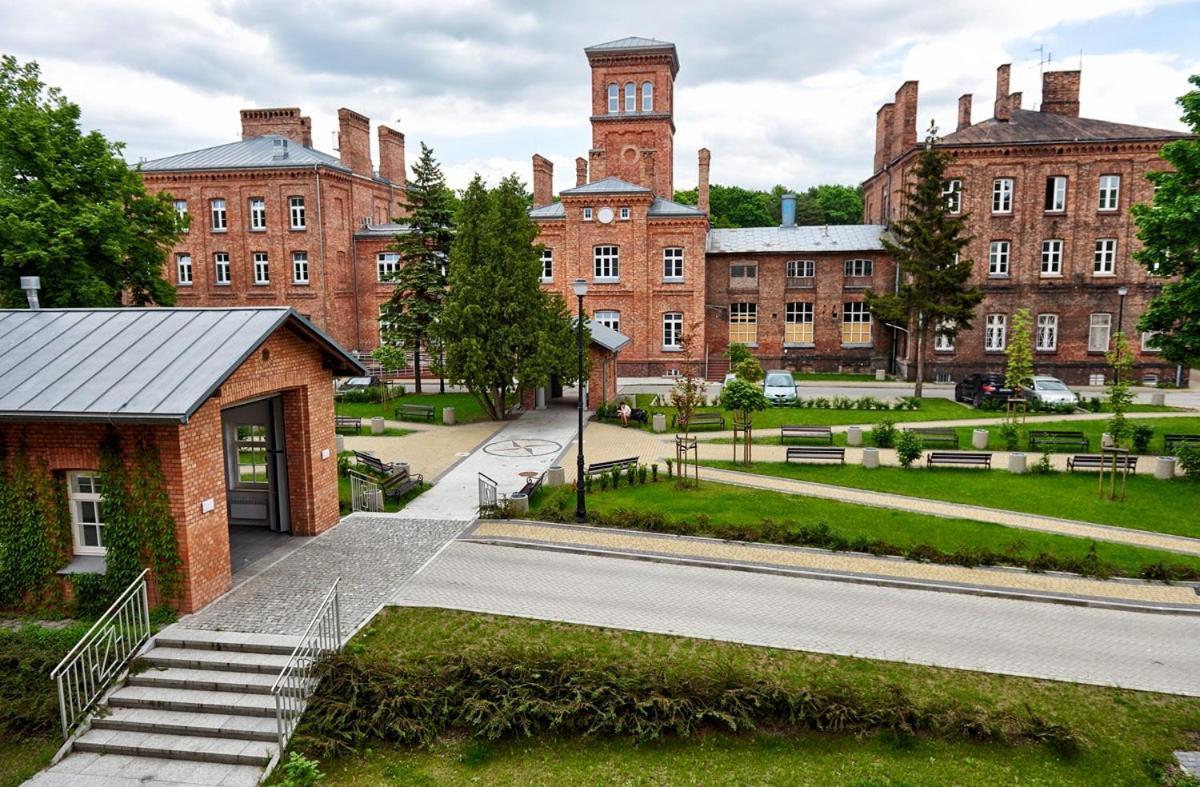Juna2 - Nowoczesny Apartament W Centrum Z Widokiem Na Park Pruszków Buitenkant foto