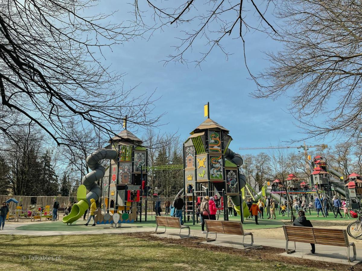 Juna2 - Nowoczesny Apartament W Centrum Z Widokiem Na Park Pruszków Buitenkant foto