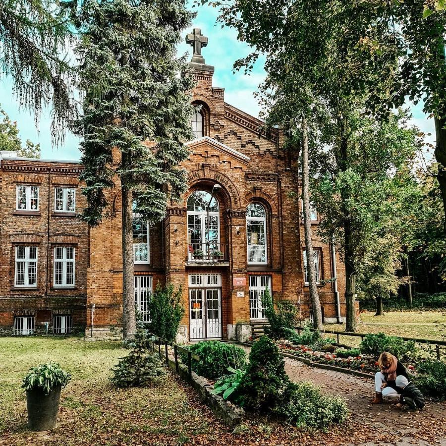 Juna2 - Nowoczesny Apartament W Centrum Z Widokiem Na Park Pruszków Buitenkant foto